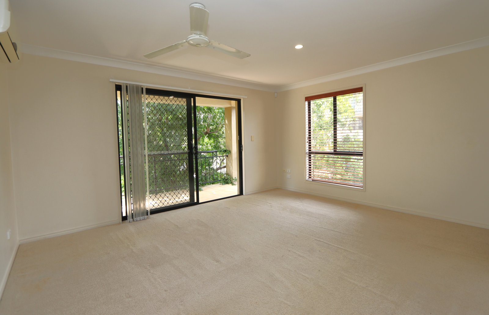 22 Mulgrave Crescent VARSITY LAKES 20