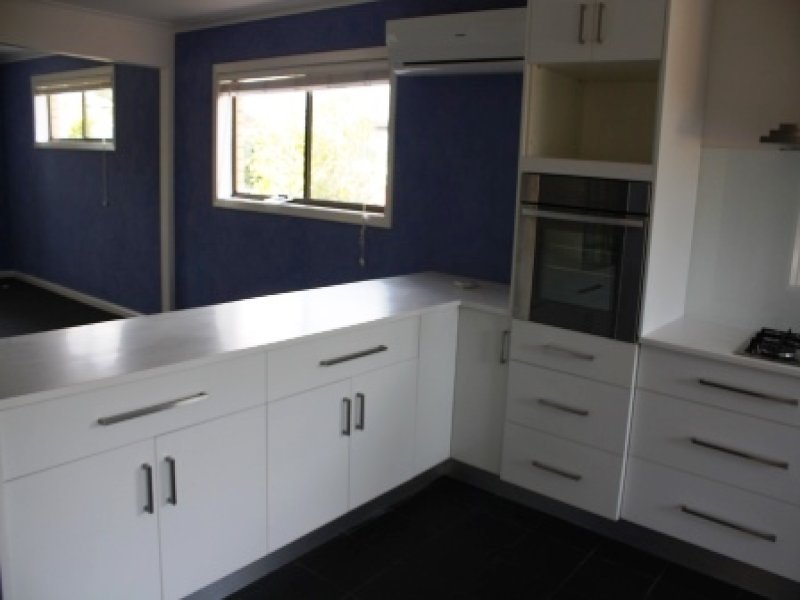 22 Myuna Rd  BLACKMANS BAY 8
