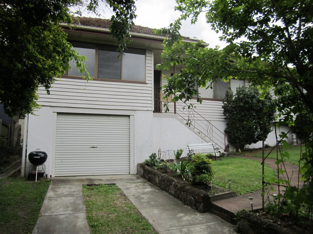 22 Oriel Road CLAYFIELD 1