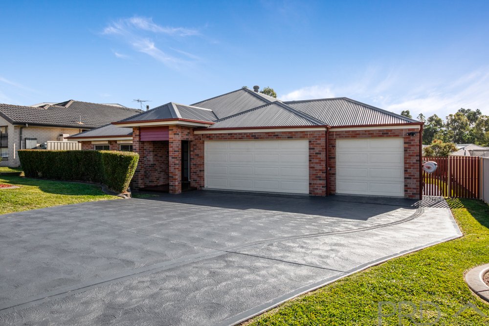 22 Parklands Road LARGS 1