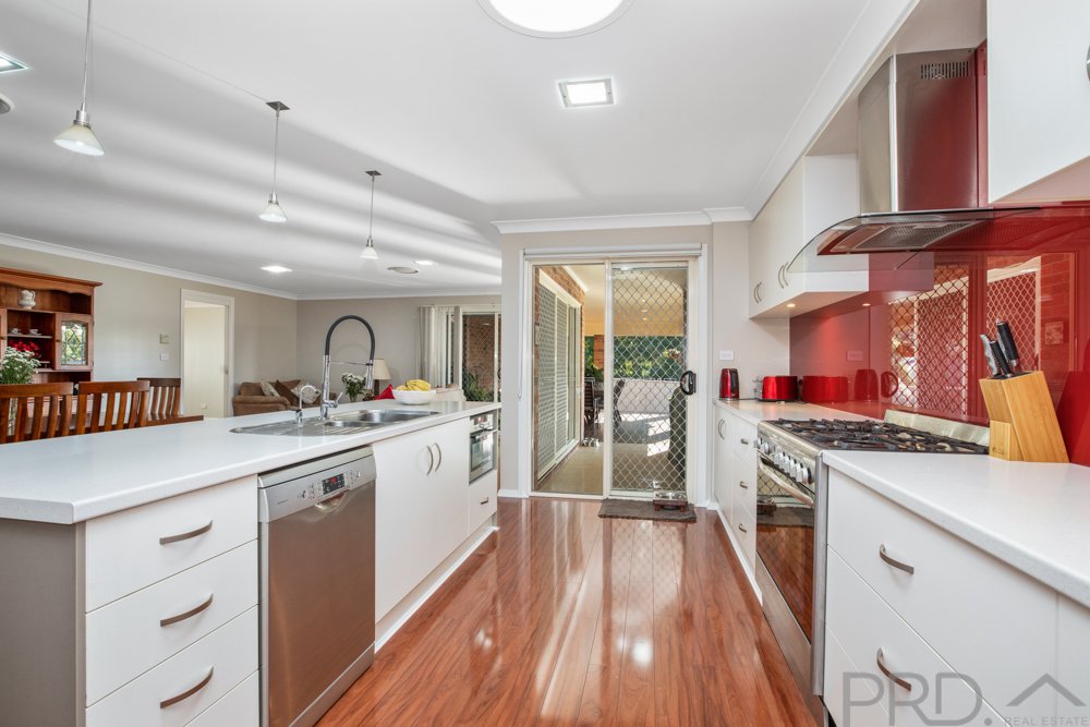 22 Parklands Road LARGS 6