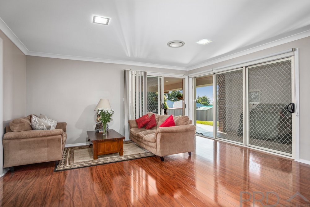 22 Parklands Road LARGS 9