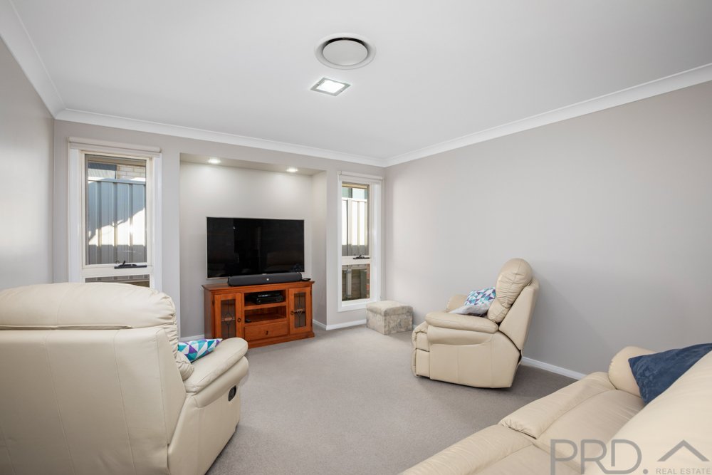 22 Parklands Road LARGS 15