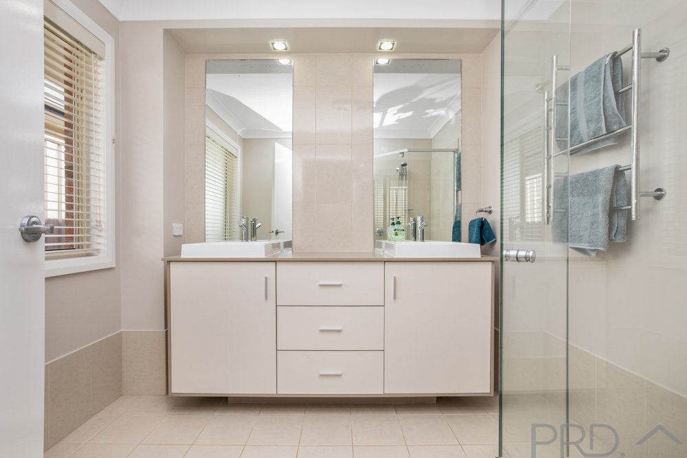 22 Parklands Road LARGS 18