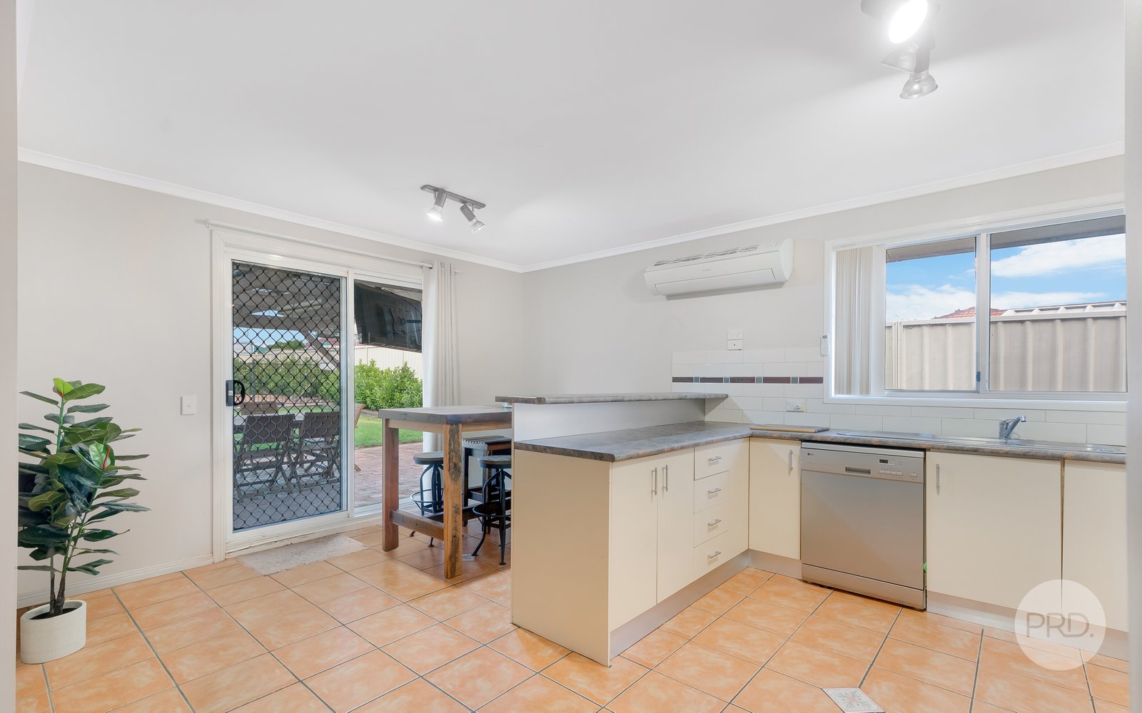 22 Parkside Avenue WERRINGTON DOWNS 7