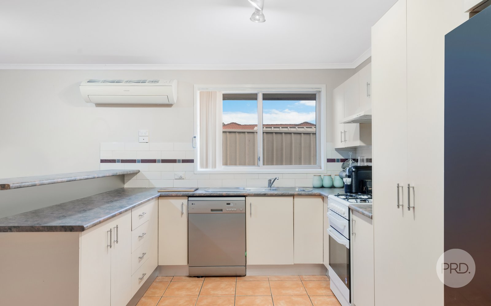 22 Parkside Avenue WERRINGTON DOWNS 8
