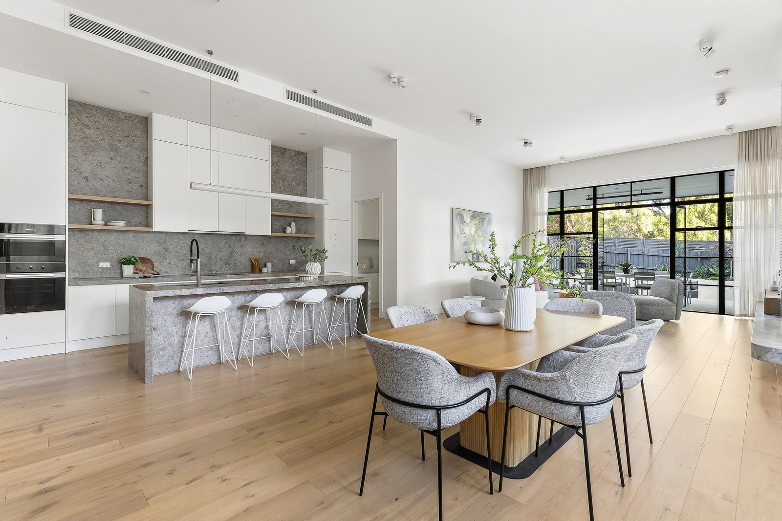 2/2 Peak Street, Malvern East, 3145