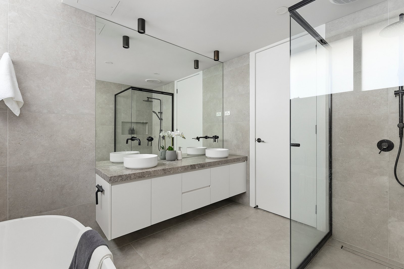 2/2 Peak Street, Malvern East, 3145