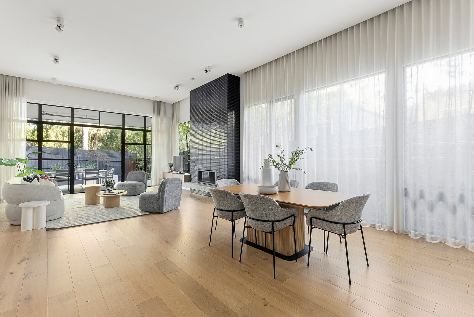 2/2 Peak Street, Malvern East, 3145