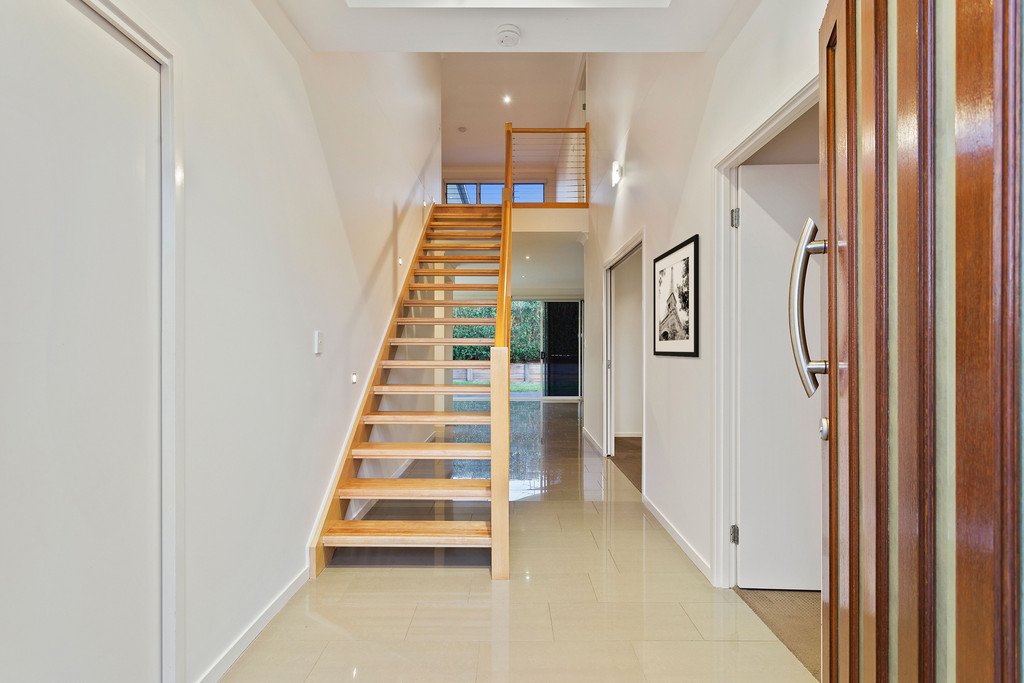 22 PENTECOST Place REDLAND BAY 3