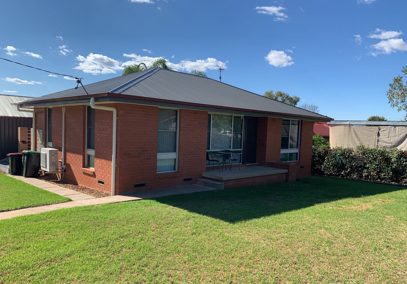 22 Pine Street TUMUT 1