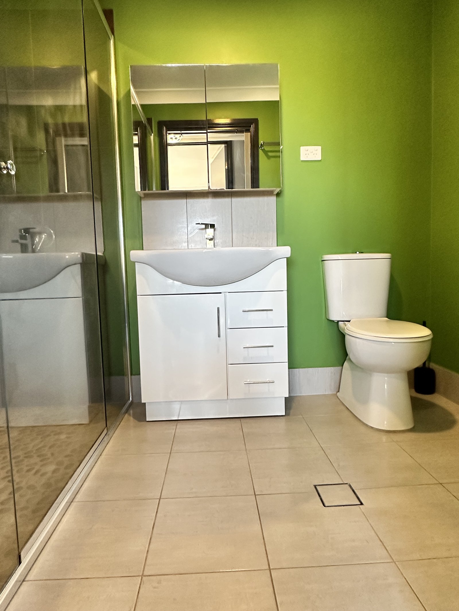 22 Pine Street TUMUT 6