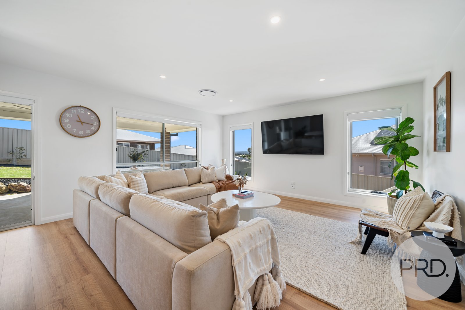 22 Preston Crescent LLOYD 8
