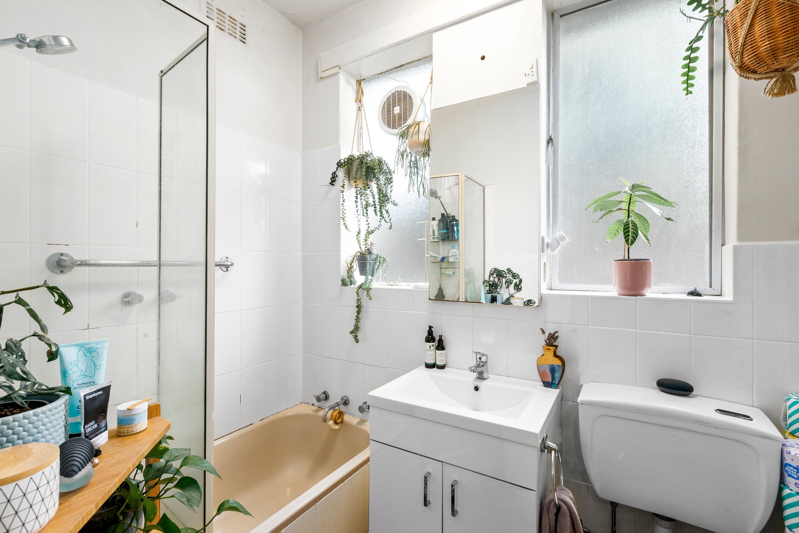 Real Estate and Property in 2/2 Rae Court, Prahran, VIC