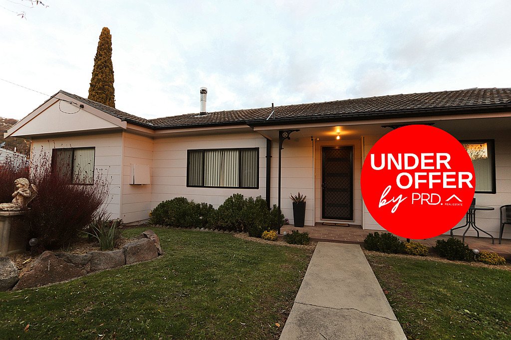 22 Regent Street TUMBARUMBA 1