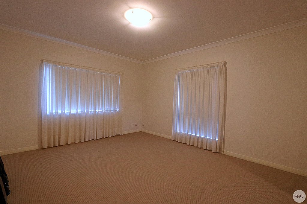 22 Regent Street TUMBARUMBA 4