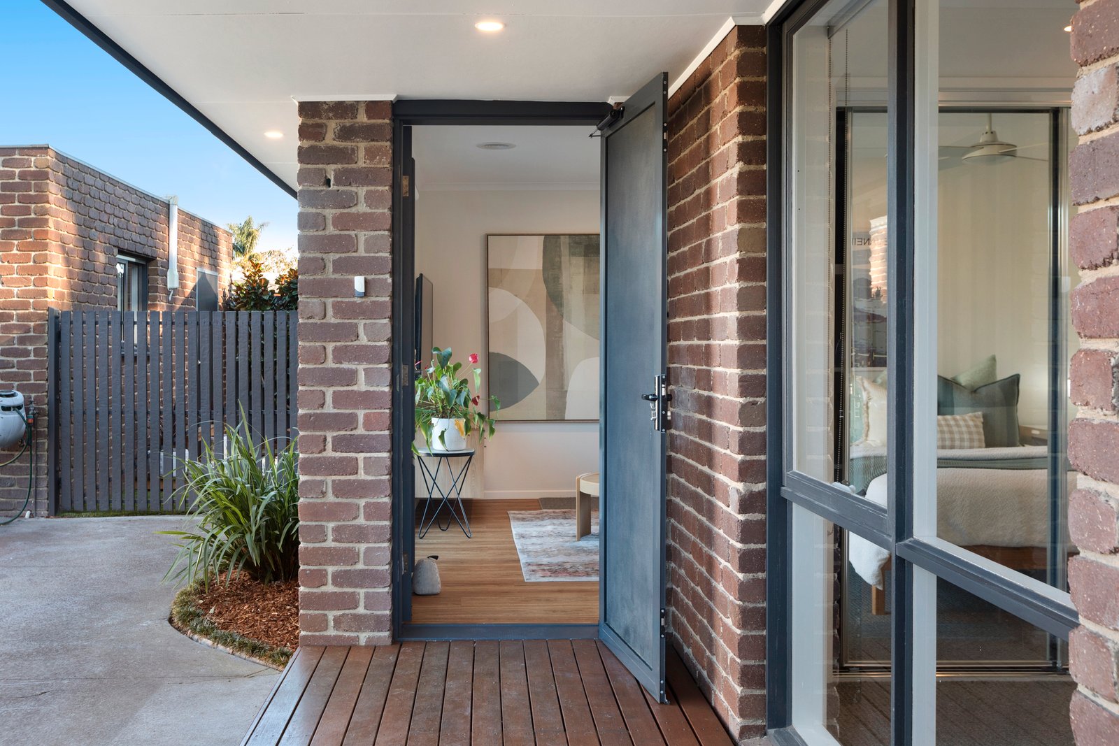 Gallery: 2/2 Reid Street