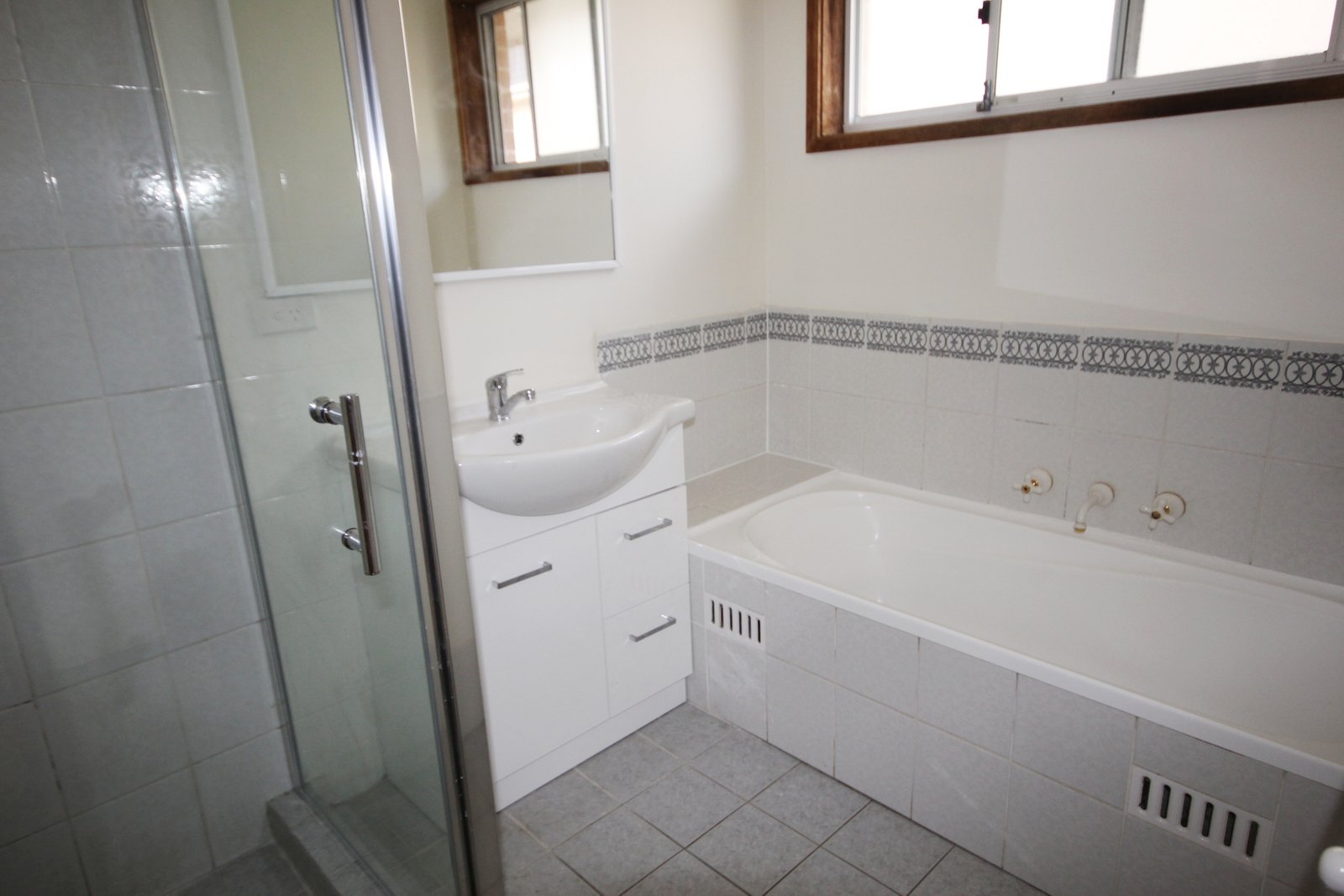 2/2 Romani Avenue HURSTVILLE 11