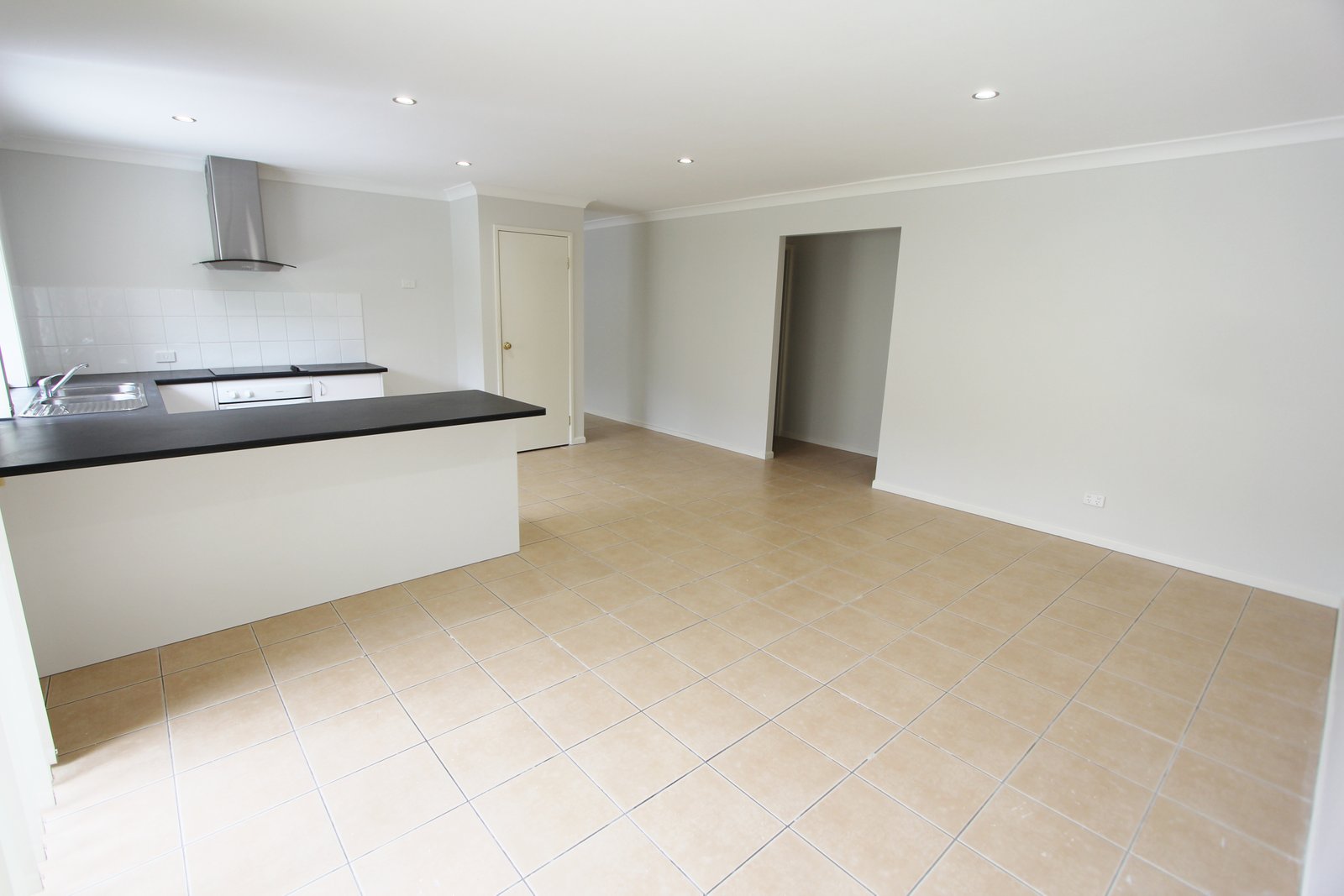 22 Rosegum Drive MOLENDINAR 4