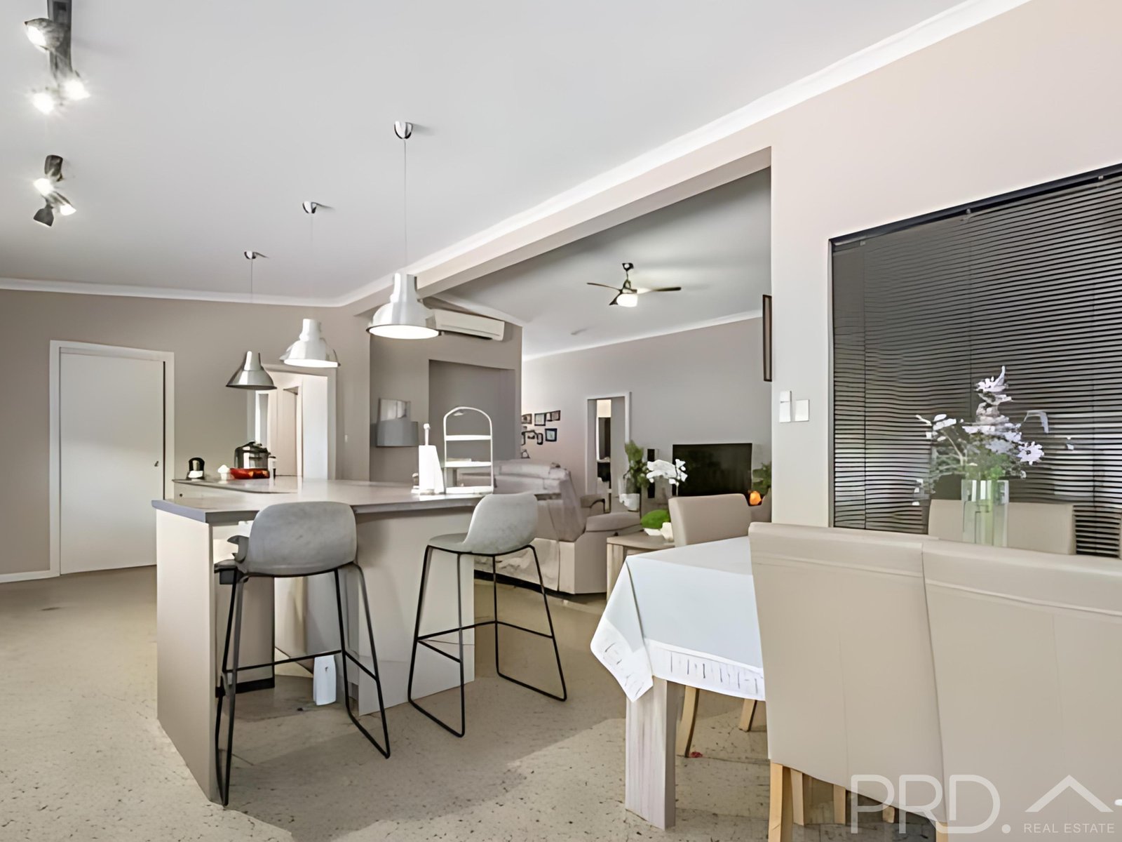 22 Rothschild Loop BAYNTON 9