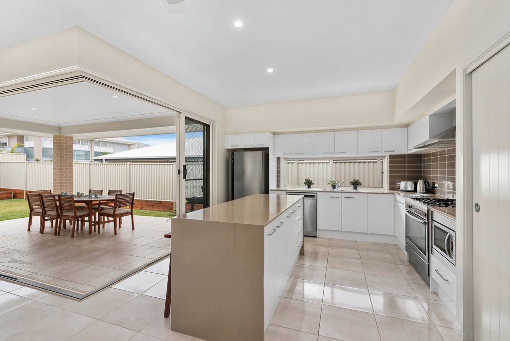 22 Saltwater Crescent CORINDI BEACH 2
