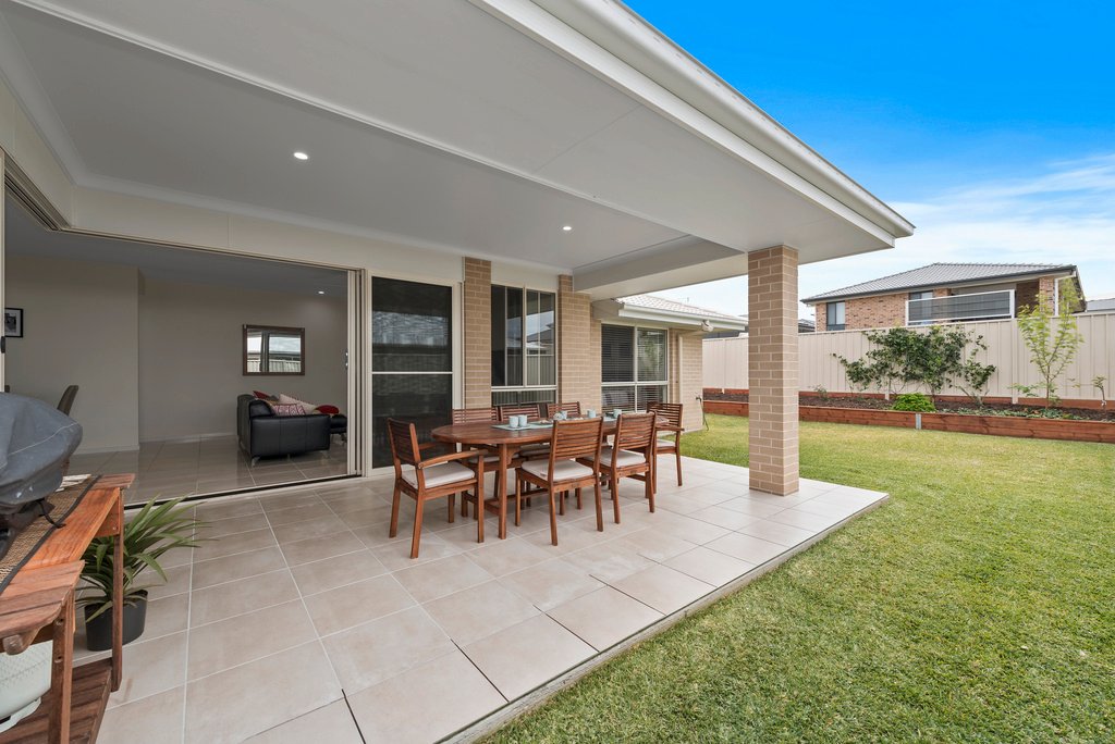 22 Saltwater Crescent CORINDI BEACH 7