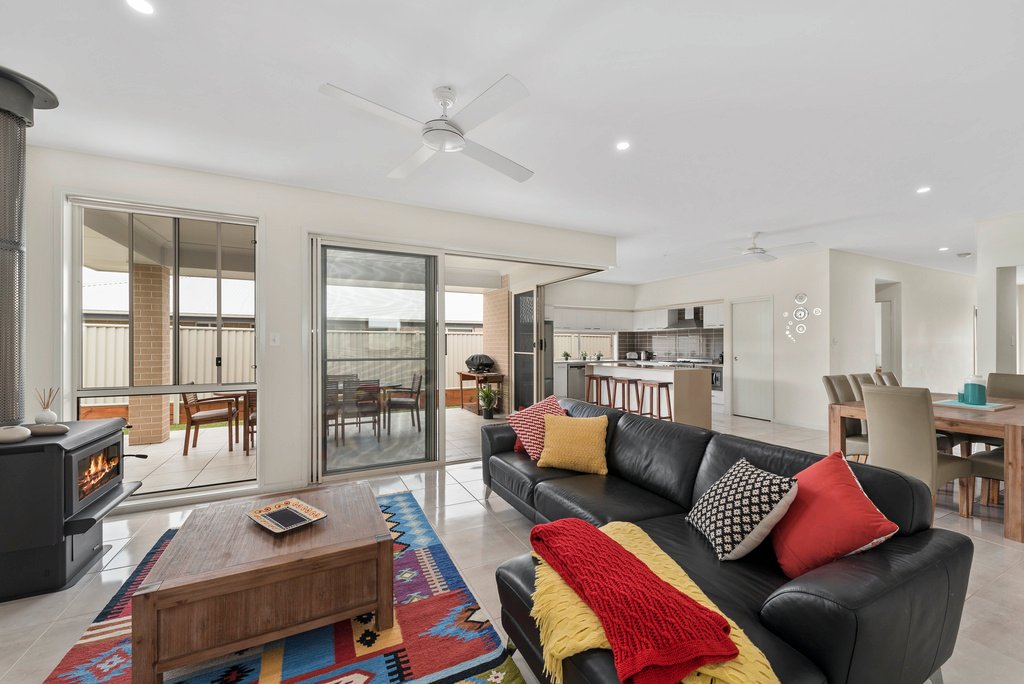 22 Saltwater Crescent CORINDI BEACH 10