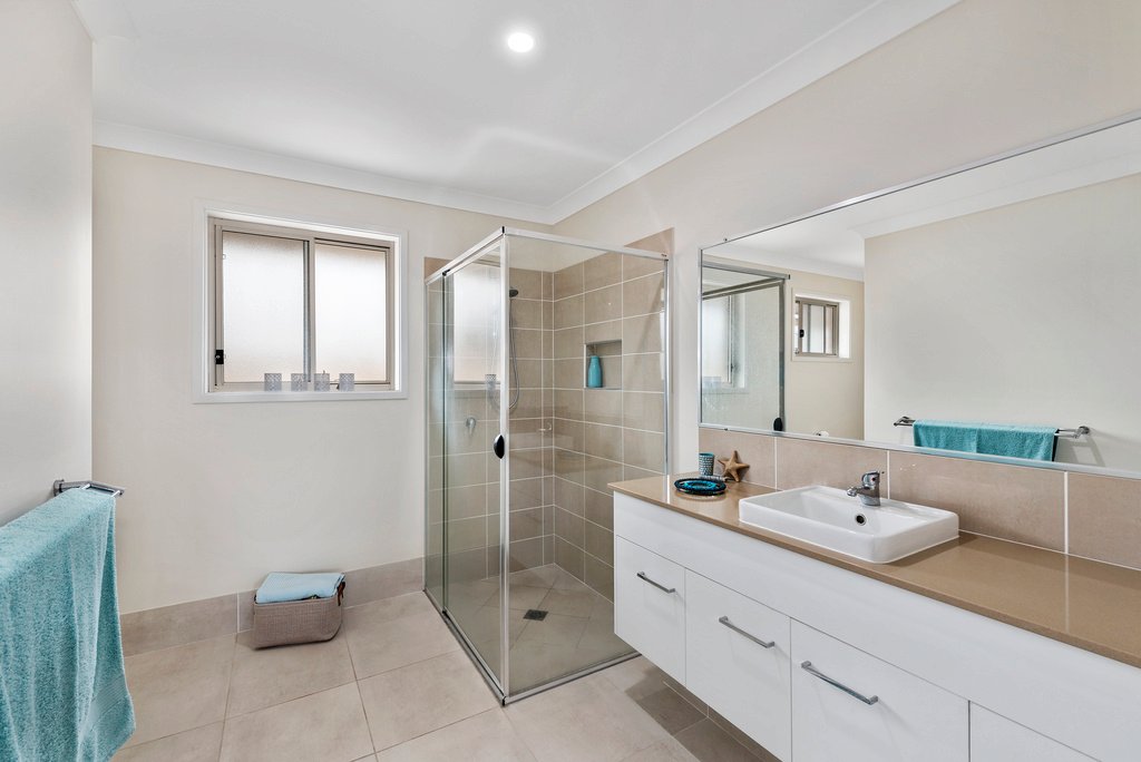 22 Saltwater Crescent CORINDI BEACH 13