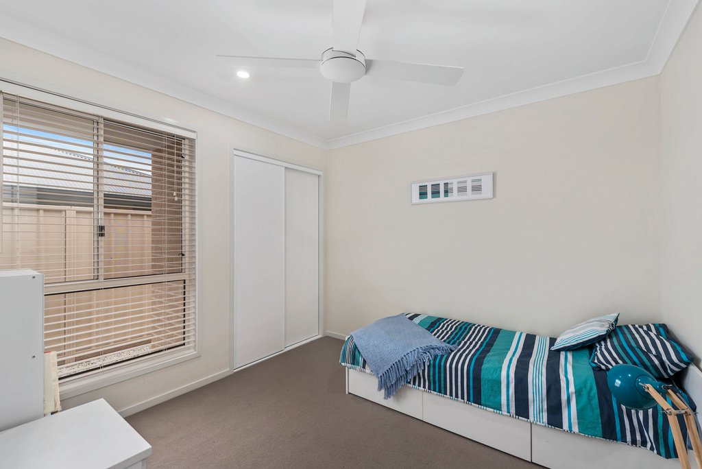 22 Saltwater Crescent CORINDI BEACH 16