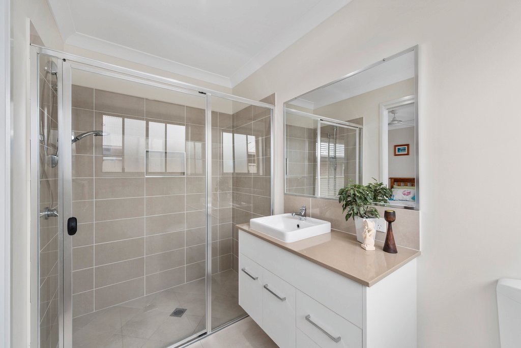 22 Saltwater Crescent CORINDI BEACH 17