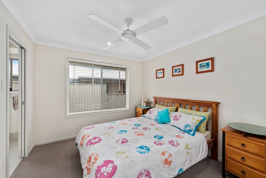 22 Saltwater Crescent CORINDI BEACH 18