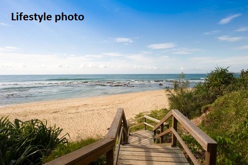 22 Saltwater Crescent CORINDI BEACH 24