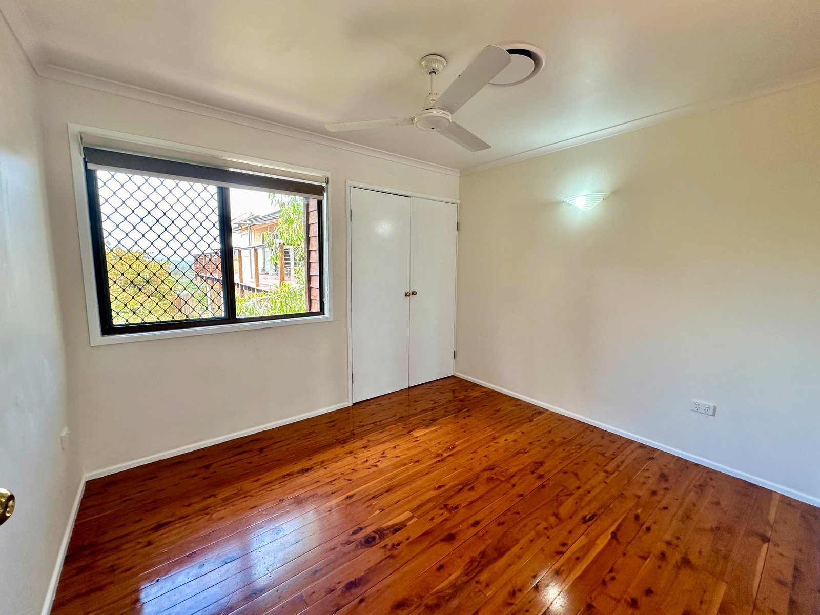 22 Sayre Crescent BOYNE ISLAND 10