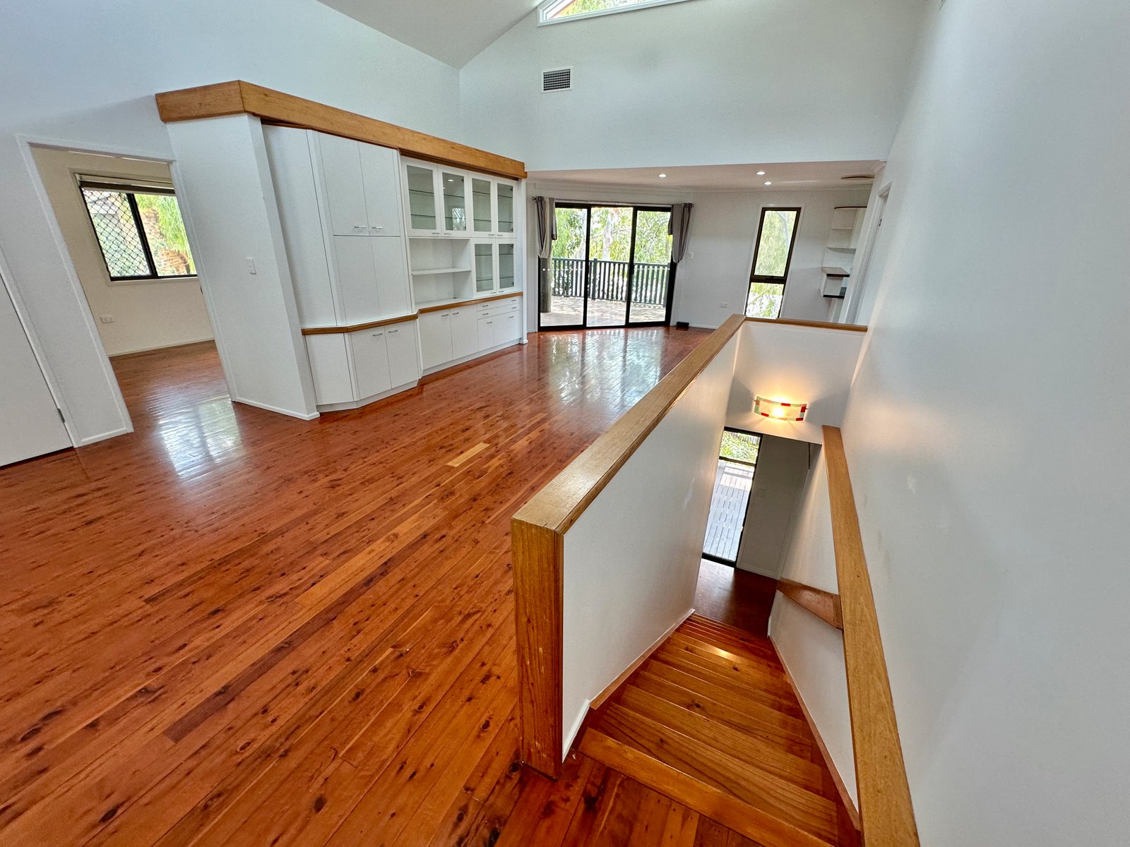 22 Sayre Crescent BOYNE ISLAND 19