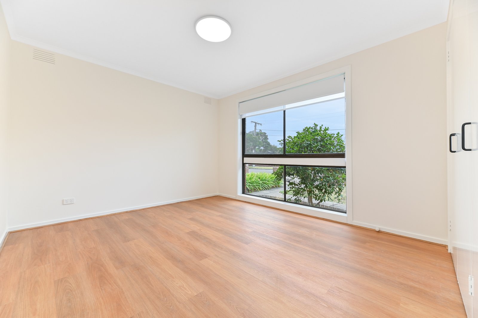 Gallery: 2/2 Shandeau Avenue