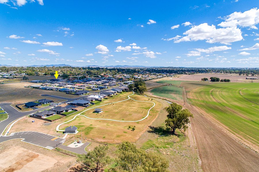 22 Simmental Way TAMWORTH 24