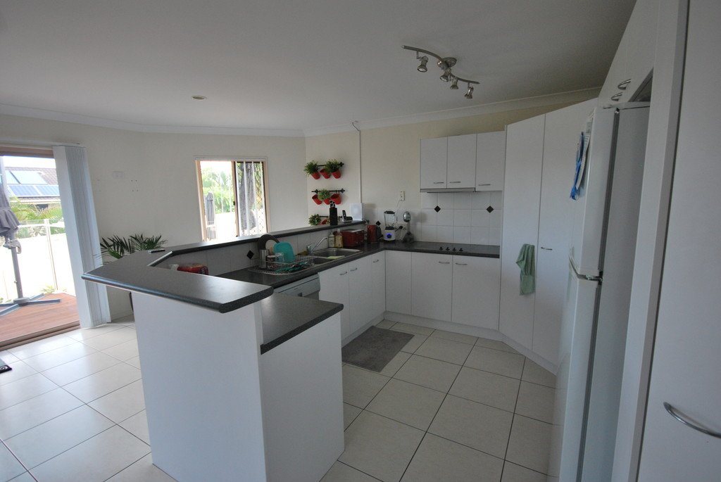 22 Sirec Way BURLEIGH HEADS 8