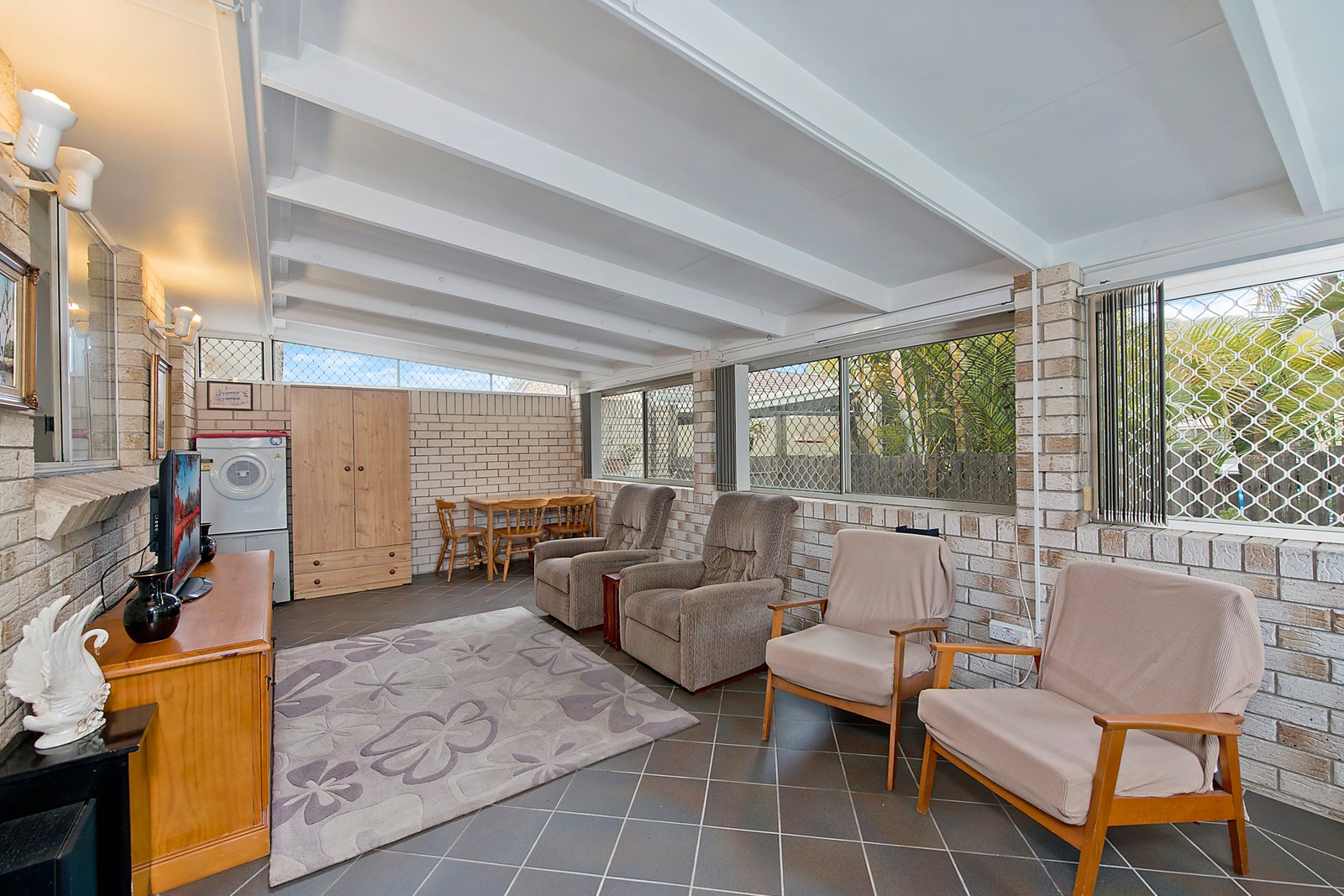 2/2 Sirius Drive LAKEWOOD 7