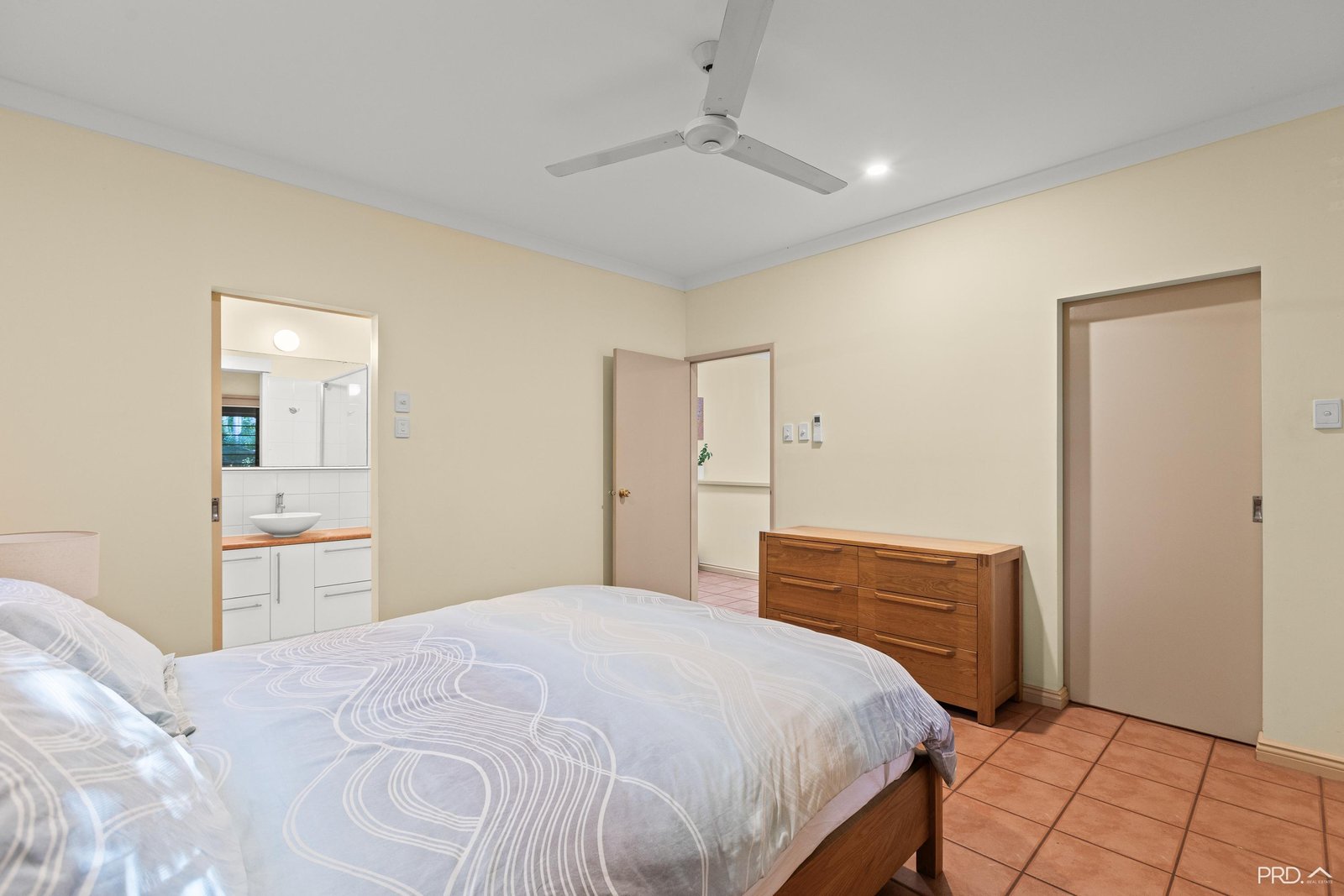 22 Smirnoff Place CABLE BEACH 14