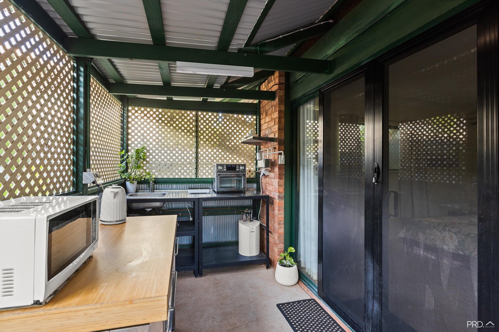 22 Smirnoff Place CABLE BEACH 28