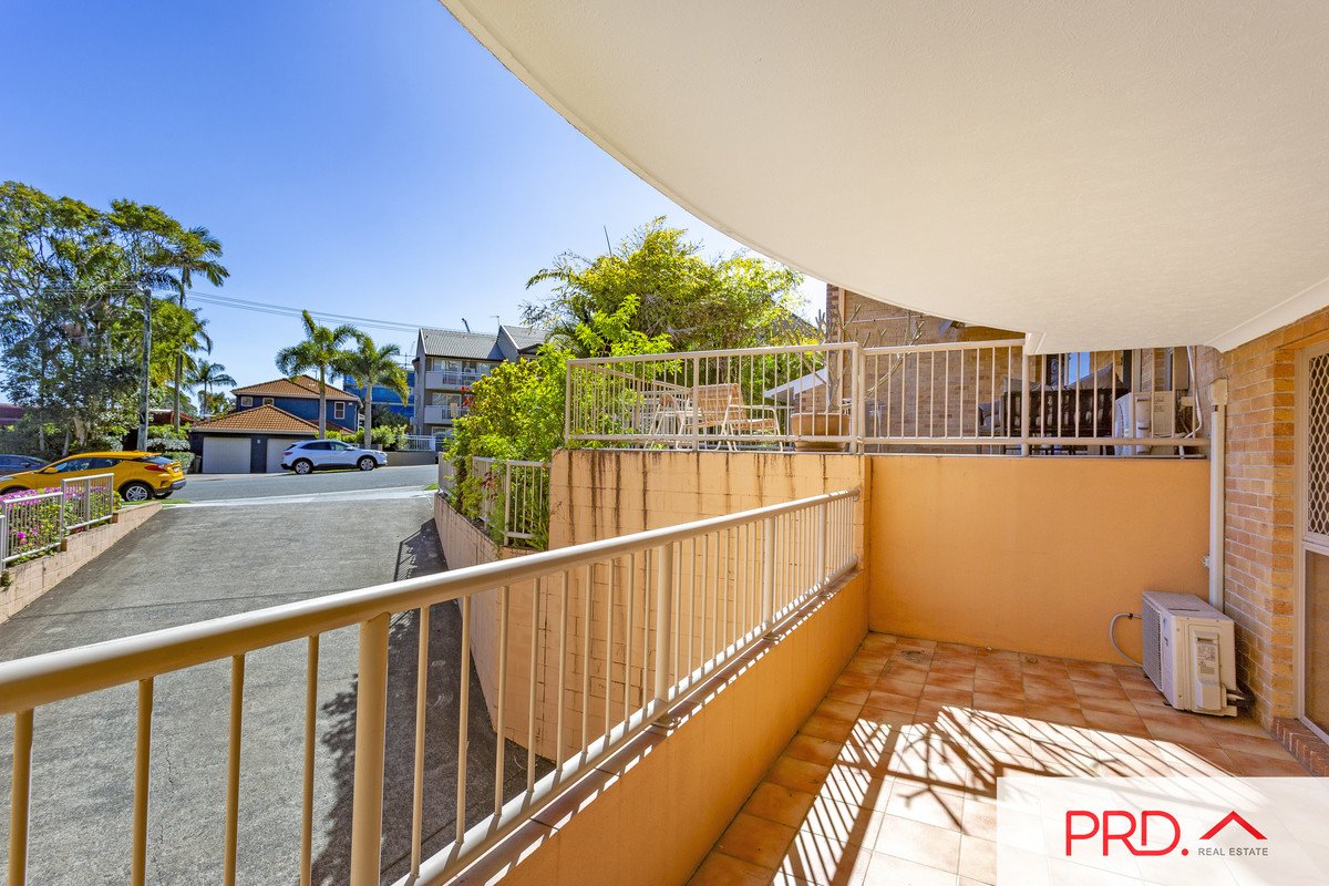 2/2 Stephens Street Burleigh Heads 11