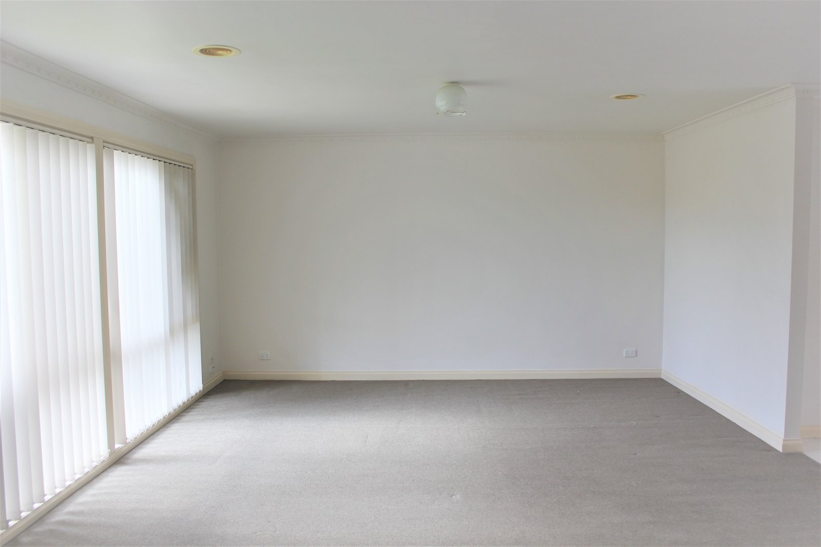 Gallery: 2/2 Strelden Avenue