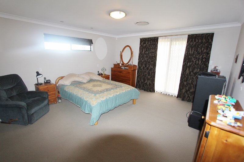 22 Stringybark Drive MOLENDINAR 6