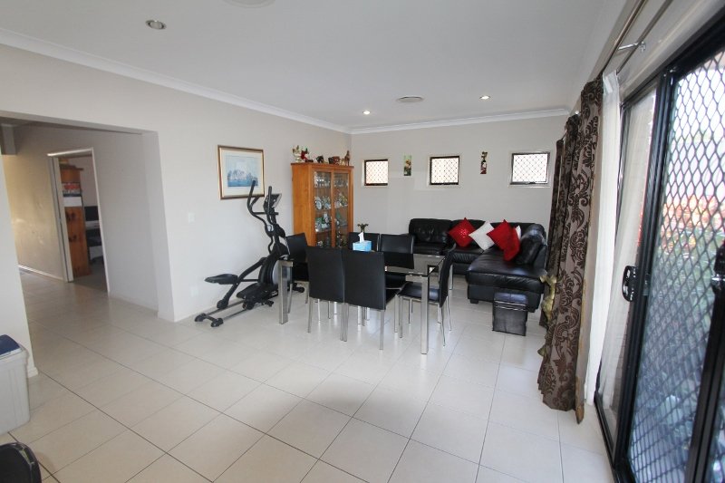 22 Stringybark Drive MOLENDINAR 17
