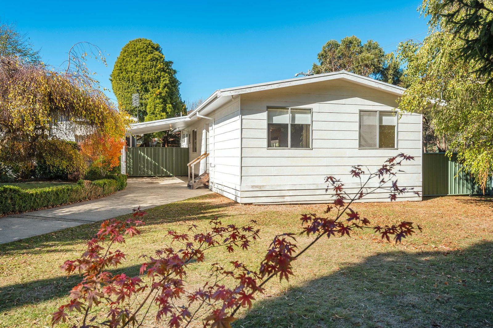 Real Estate and Property in 2/2 Sturt Street, Woodend, VIC
