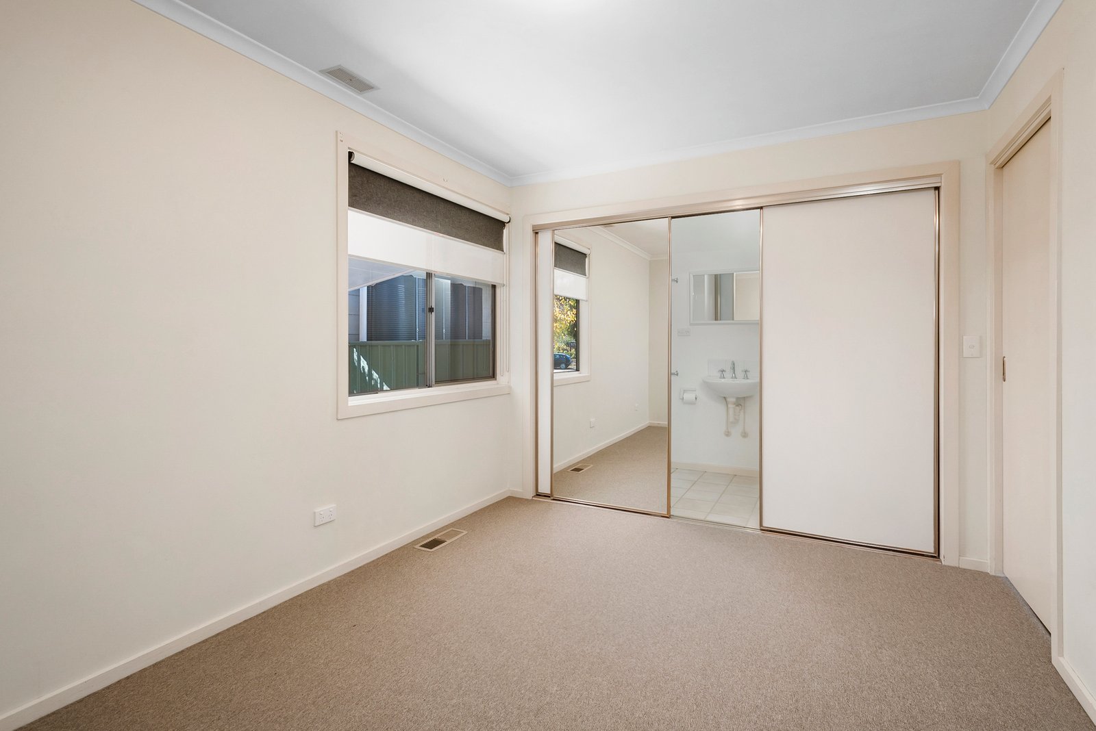 Real Estate and Property in 2/2 Sturt Street, Woodend, VIC