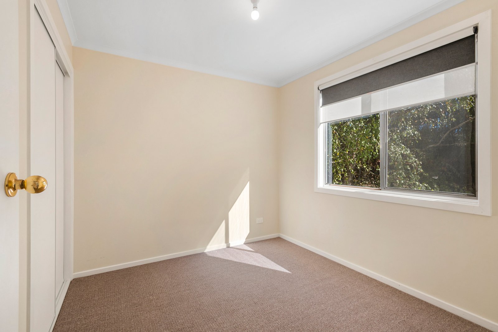 Real Estate and Property in 2/2 Sturt Street, Woodend, VIC