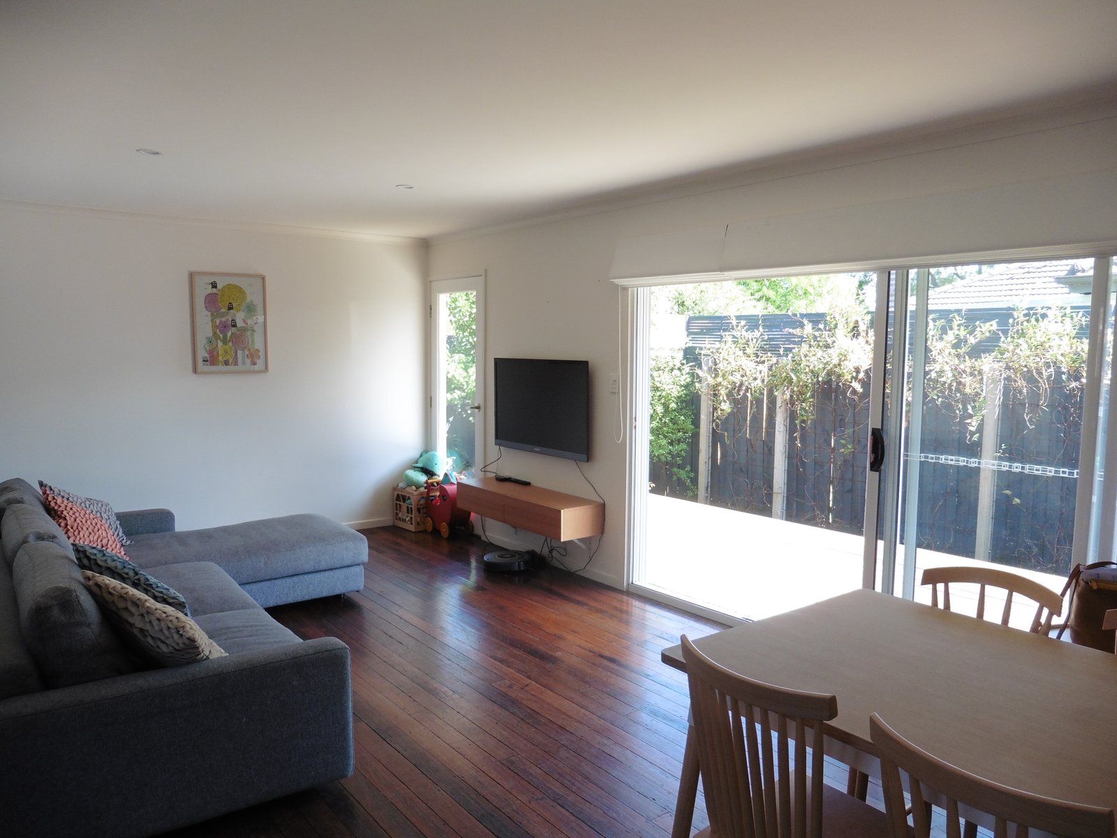 Gallery: 2/2 Susan Street