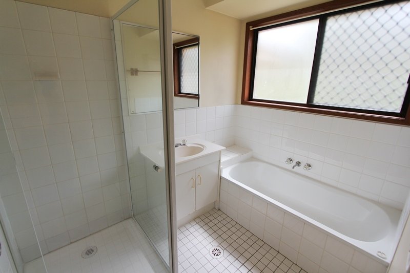 2/2 Tannock Street ASHMORE 9