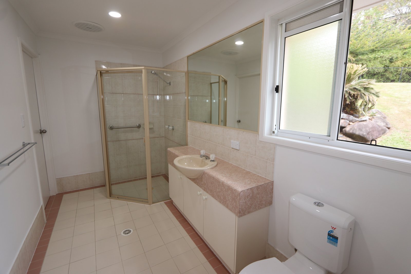 2/2 Tara Terrace CARRARA 9